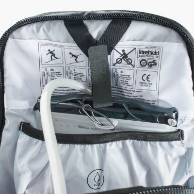 8. Evoc FR Trail Blackline 20 Enduro Cycling Backpack - Black Size: S