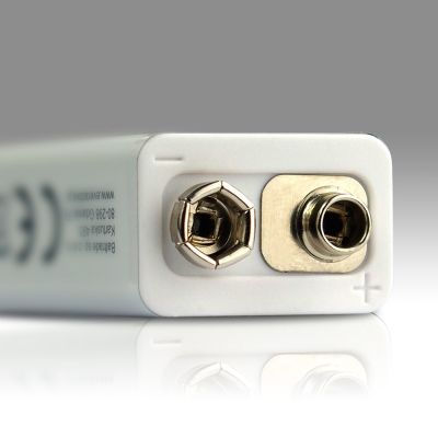 3. EVERACTIVE BATTERY 6F22/9V LI-ION 550 MAH WITH USB TYPE C EVHR22-550C