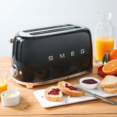 25. SMEG TSF01BLEU Toaster