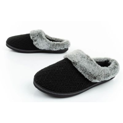 26. Skechers W 167225/BLK Slippers
