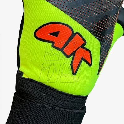 4. Goalkeeper gloves 4keepers Elite Venom NC M S961181