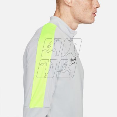 4. Sweatshirt Nike Dri-Fit Academy M DX4294 007