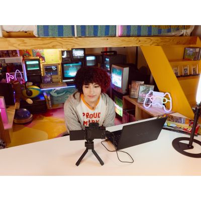 5. Sony Cyber-Shot ZV-1F for vlogging