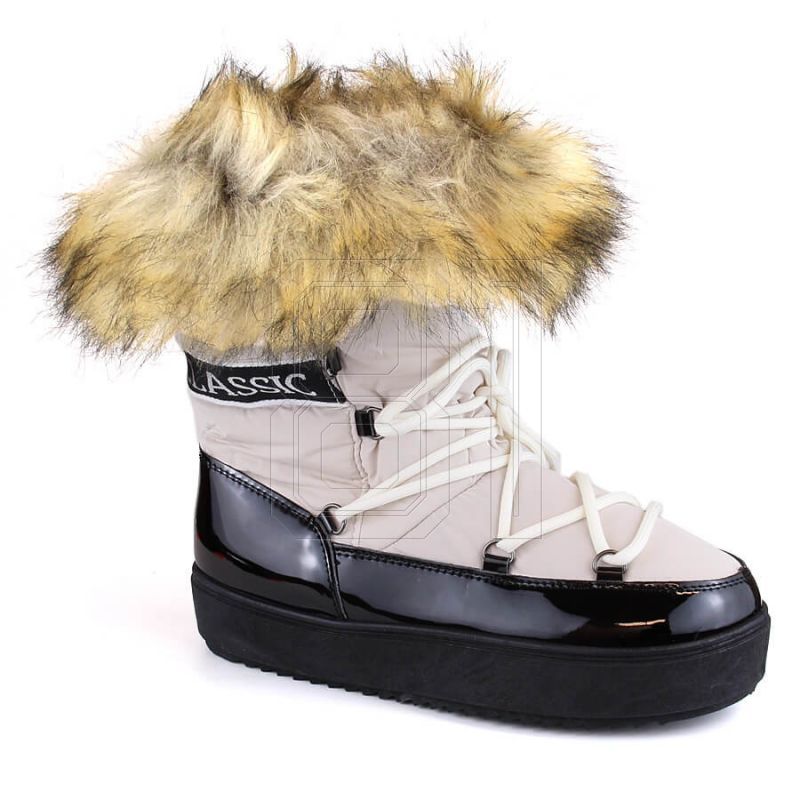 14. Vinceza W JAN262 beige lace-up snow boots with fur