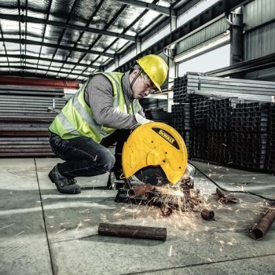 2. DeWALT D28730-QS 4000 RPM Table Saw