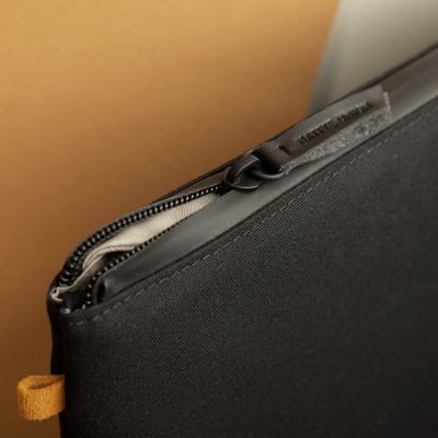 3. Native Union W.F.A 35.6 cm (14") Sleeve Case Black