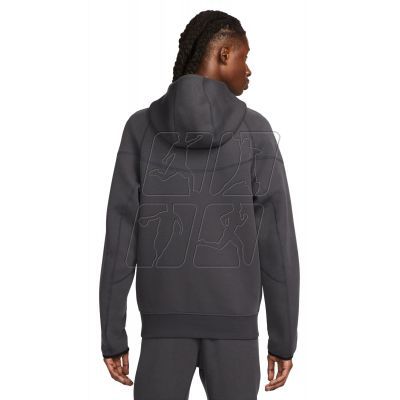 2. Nike Sportswear Tech Fleece Windrunner M FB7921-060 sweatshirt