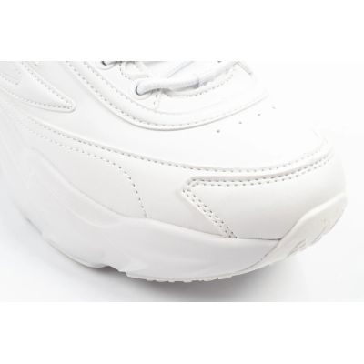 5. Fila women's sports shoes Skye ZP sneakers fashionable white lightweight