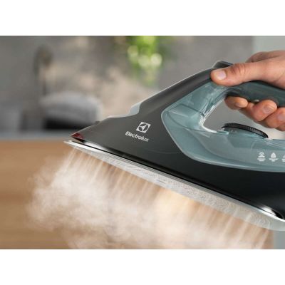 3. ELECTROLUX E7SI2-6OG iron