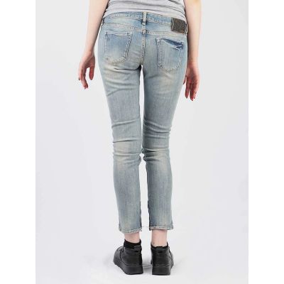 3. Guess Beverly Skinny W22003D0HI0-LIFA