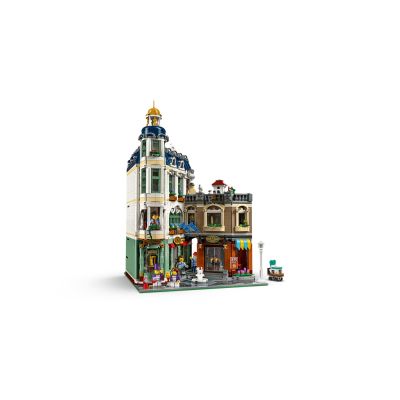 4. LEGO Icons 11371 - Shopping Street