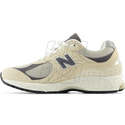 2. New Balance M2002RFA sports shoes