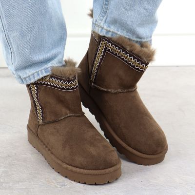7. Women's brown suede snow boots Potocki 06303