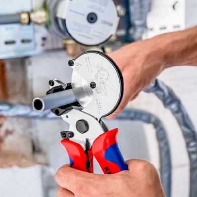 11. KNIPEX PIPE CUTTER FOR COMPOSITE AND PLASTIC PIPES