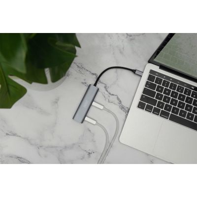 2. USB-C 4 PORT HUB/4X USB-C