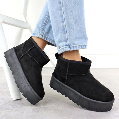 12. Women's black suede snow boots Potocki 16322