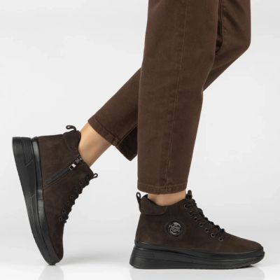6. Women's leather suede ankle boots on a dark brown platform Filippo DBT4215
