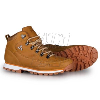 6. Leather trekking shoes Outback Bustagrip M MRM1E