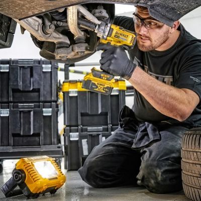 4. Led lamp Battery 18V DCL077-XJ DEWALT