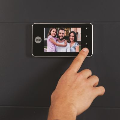 7. Yale 4500 Digital Door Viewer 4"