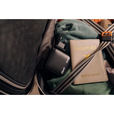10. Verbatim Mini GaN Charger 165W 3xUSB-C 1xUSB-A US/EU/UK