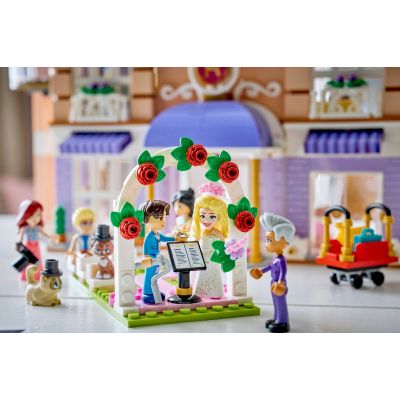 30. LEGO Friends 42704 - Heartlake City Grand Hotel