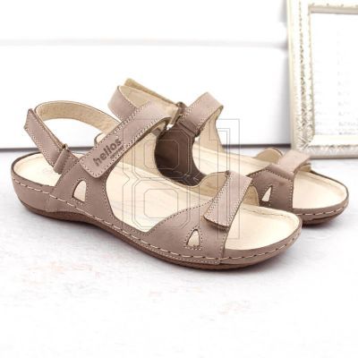 8. Comfortable leather sandals in beige W Helios 205