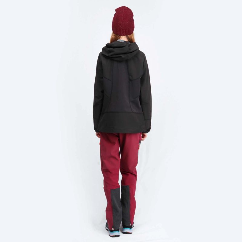 4. Salewa Comici SW/DST W JKT Jacket 28176-0911