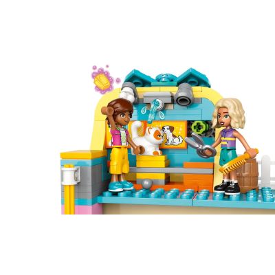 21. LEGO FRIENDS 42650 Pet Shop