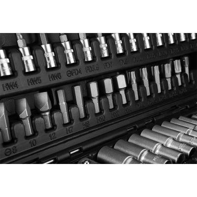 8. Socket wrench set 1/2", 1/4", 110 pcs, satin