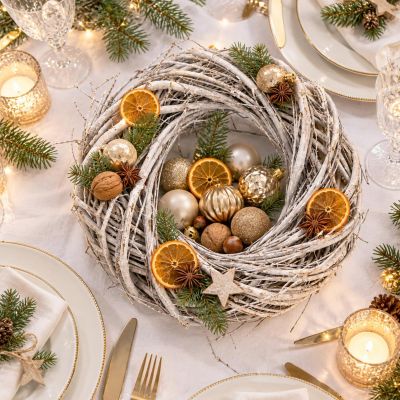 6. DECORATIVE WREATH 20 CM WHITE
