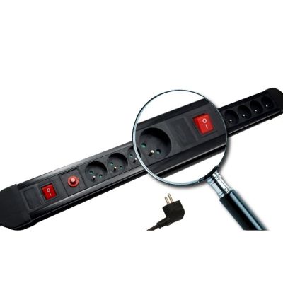 10. MACLEAN 10-OUTLET POWER STRIP 3680W MCE10