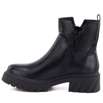 3. Women’s black block-heel and platform ankle boots M.Daszyński