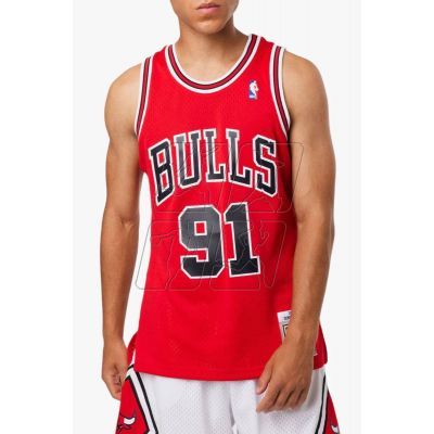 2. Mitchell &amp; Ness Chicago Bulls NBA Dennis Rodman T-shirt M SMJYGS18154-CBUSCAR97DRD