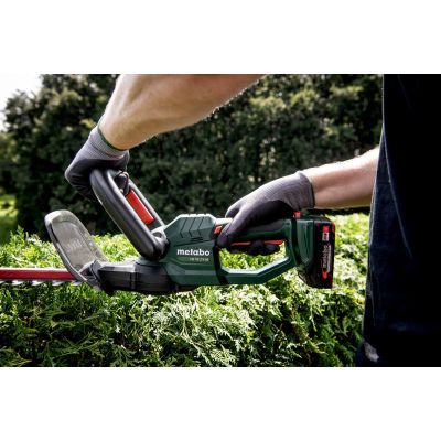 7. Metabo HS 18 LTX 65 Double Blade 2.3 kg