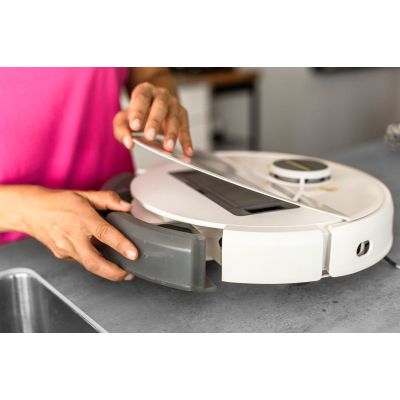 3. KARCHER RCV 5 Robot Vacuum Cleaner – 1.269-640.0