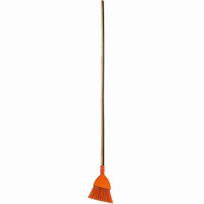 4. UNIVERSAL NARROW GARDEN BROOM CLICK