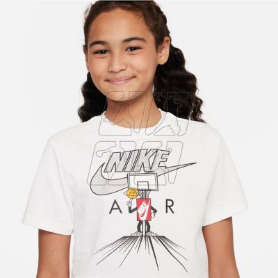 4. Nike Sportswear Jr DX9527-100 T-shirt