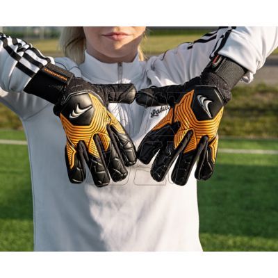 5. Yakima Sport Pro One 100729 goalkeeper gloves