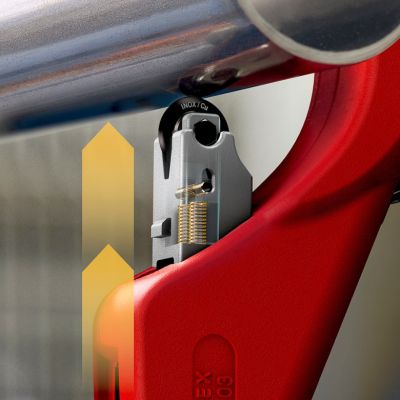 47. Knipex 90 31 03 BK hand pipe cutting tool Pipe cutter