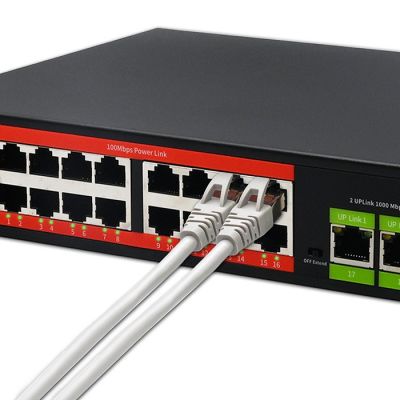 7. Qoltec SWITCH Fast Ethernet PoE Network Switch | 16x RJ45 10/100 Mb/s | 2x RJ45 Uplink 1000 Mb/s | 1x SFP 1000 Mb/s