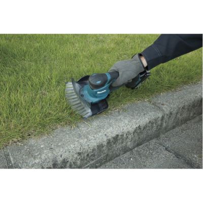 12. MAKITA DUM604ZX Cordless Grass Shears