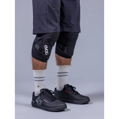 3. EVOC Knee Protectors Ls Flex Enduro Black