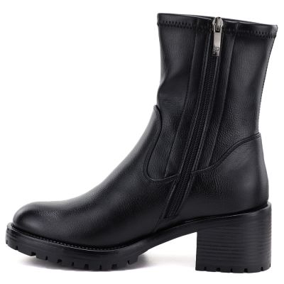 3. Women's black high-heeled ankle boots Potocki SZ12835