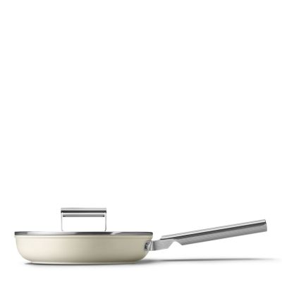 5. Smeg FPF2402CRM frying pan