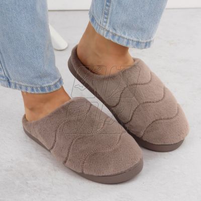 7. Unisoft W 6622 EVE466A fur slippers