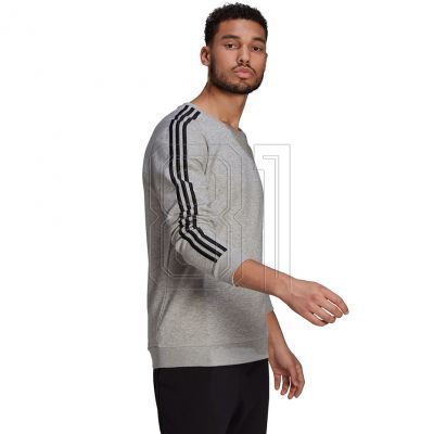 2. Adidas Essentials Sweatshirt M GK9110