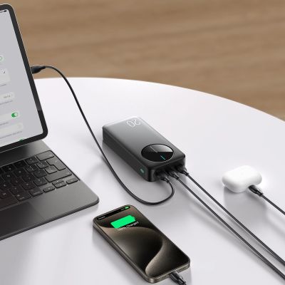 9. Powerbank Joyroom JR-PBF14 20000mAh 2.4A 2x USB-A 1x USB-C - black