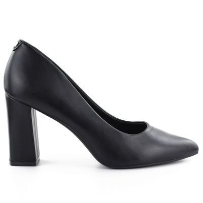 11. Black pumps with pointed toe, black Sergio Leone PB216