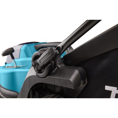 26. Makita DLM330RT Battery-Powered Push Lawn Mower, Black, Blue